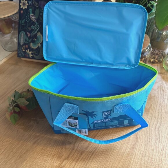 TRADER JOE's 2025 Mini Insulated Reusable Tote Bag, Turquoise - Picture 6 of 16